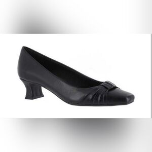 Easy Street Black Heels